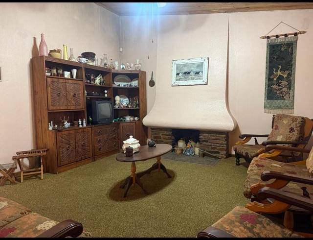 3 BEDROOM HOUSE FOR SALE IN BOSTON